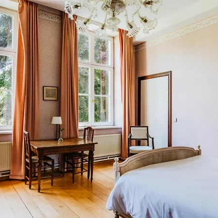 Hébergement de vacances Halloy Chateau Sleeps 35 Wifi