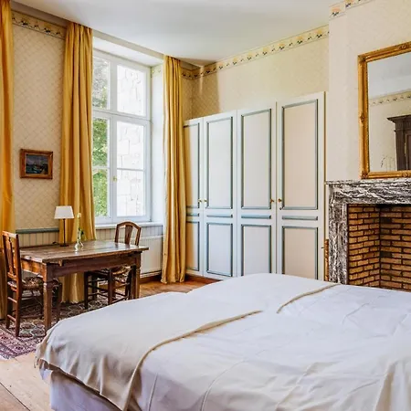 Hébergement de vacances Halloy Chateau Sleeps 35 Wifi