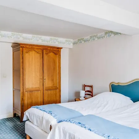 Halloy Chateau Sleeps 35 Wifi Hébergement de vacances *