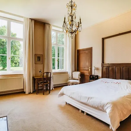 Halloy Chateau Sleeps 35 Wifi *
