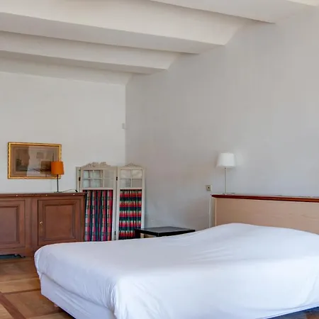 Halloy Chateau Sleeps 35 Wifi *
