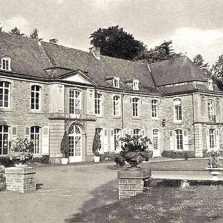 Halloy Chateau Sleeps 35 Wifi