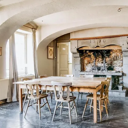 Hébergement de vacances Halloy Chateau Sleeps 35 Wifi *
